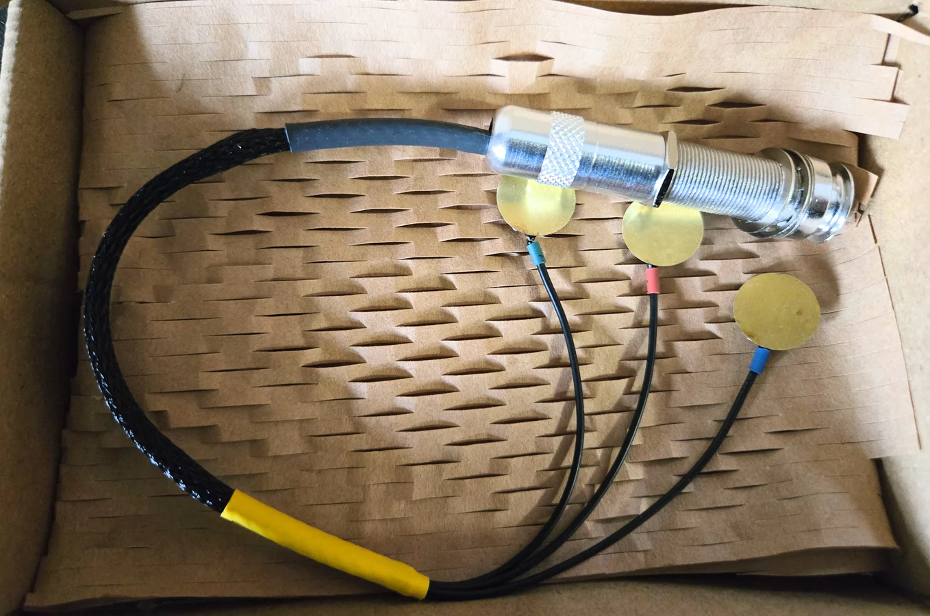 Crescendo pickup and sensors inside the product box
